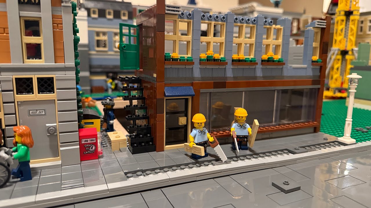 UPGRADING The LEGO Hardware Store!