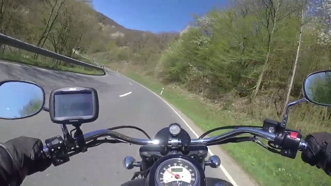 Unterwegs mit Kawasaki VN900 Classic, Test Falcon Schalldämpfer