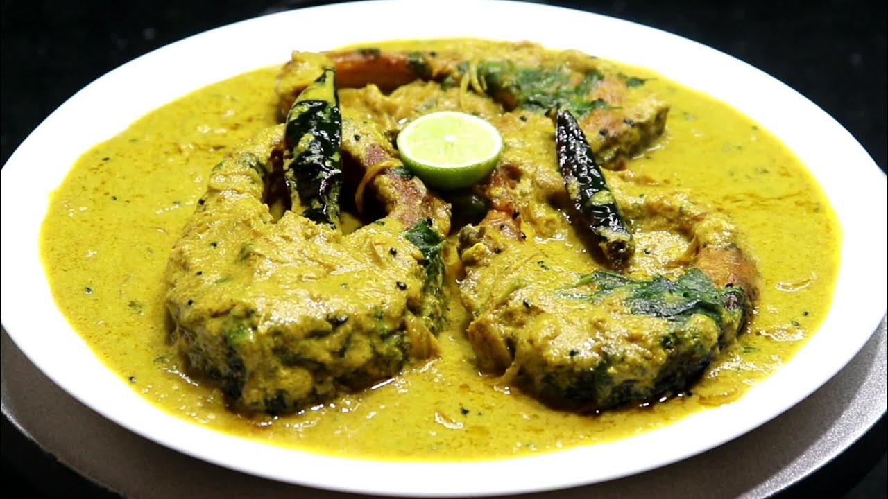 Shorshe Rui- Bengali Fish Curry with Mustard Paste/Rui Shorshe/Rohu Fish Curry with Mustard Paste