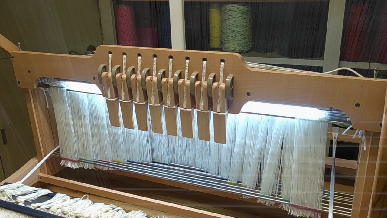 setting up spot lighting and heddle mods for Ashford 32-inch 8-shaft table loom