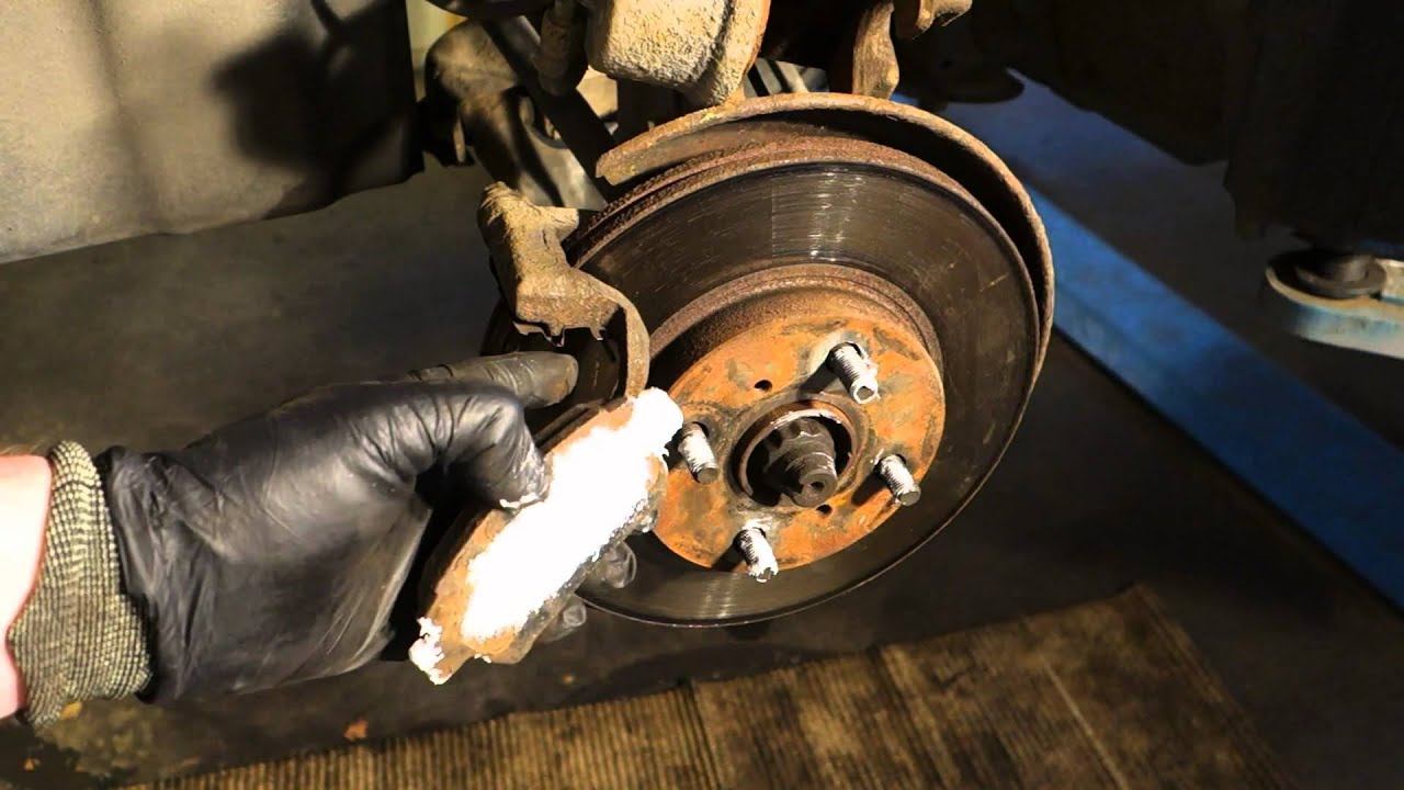 How to replace front brake pads Toyota Yaris. Years 1999 to 2007.