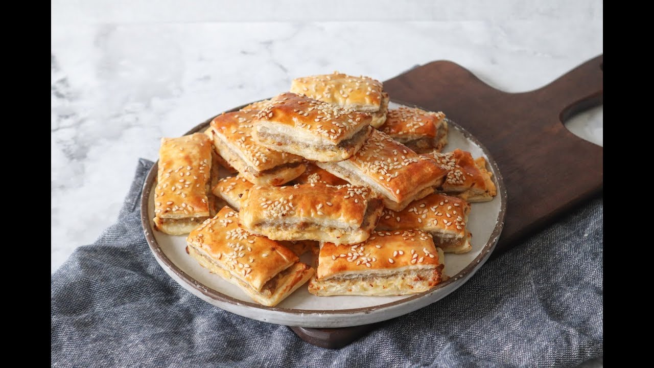Kødsnitter - Butterdejshapsere Med Fars Og Pikantost