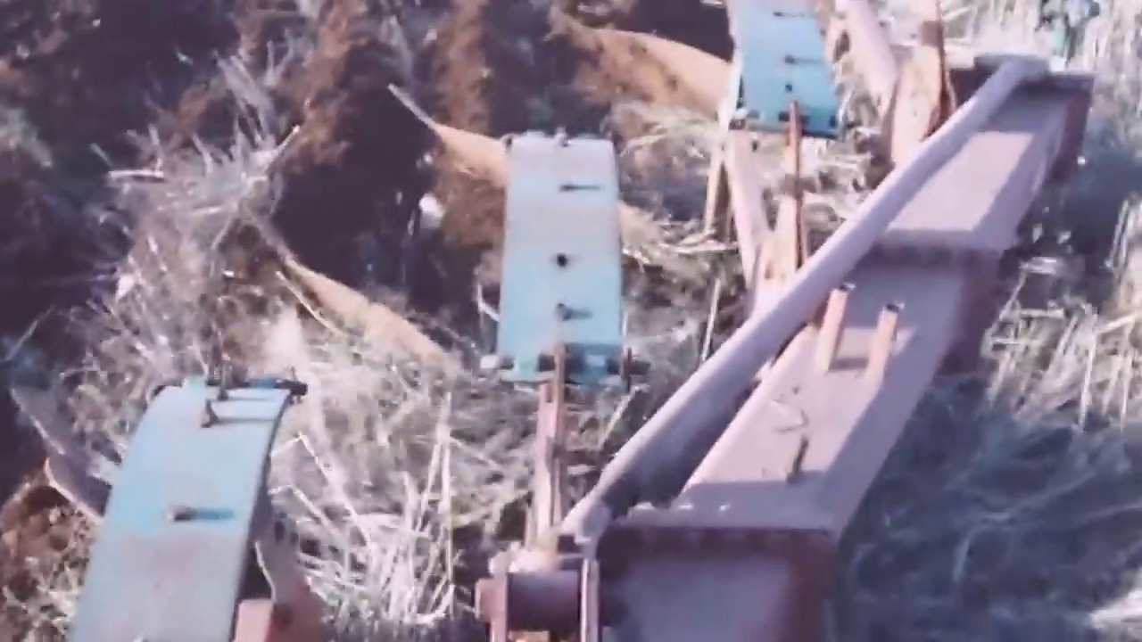 &Omicron;&rho;&gamma;&omega;&mu;&alpha; &Sigma;&epsilon; &pi;&epsilon;&tau;&rho;&omega;&delta;&epsilon;&sigmaf; &Chi;&omega;&rho;&alpha;&phi;&iota; &mu;&epsilon; KVERNELAND 34 &epsilon;&tau;&omega;&nu; Plowing stony fields KVERNELAND 34 years