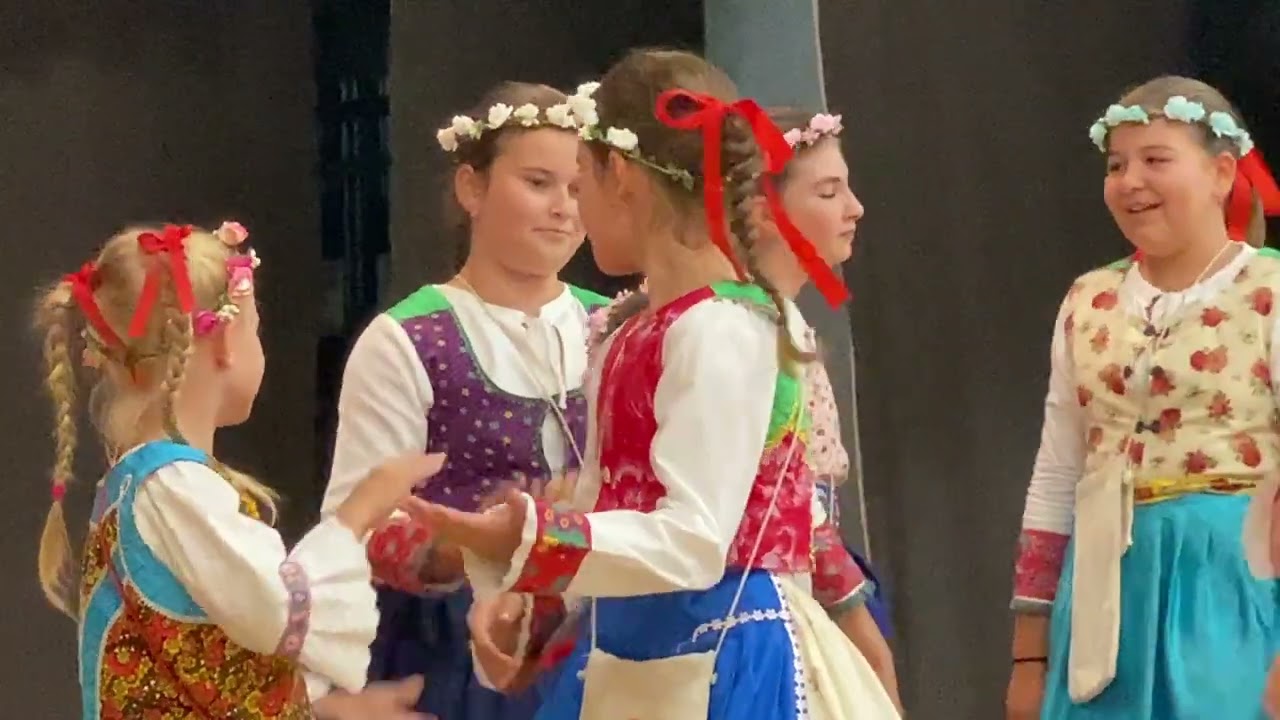 FSk Drienočka z V.Zálužia vystúpila s pekným programom v rámci Sviatku nového chleba v Dražovciach