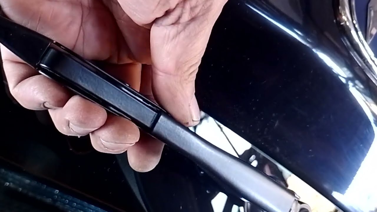 tutorial de cambio de plumilla del portalón trasero Changan cs15 año 2019