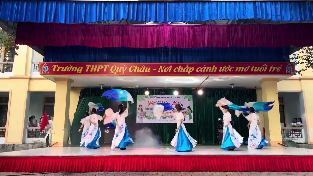 Tiết mục Múa “Bài ca người giáo viên nhân dân” - Trường THPT Quỳ Châu