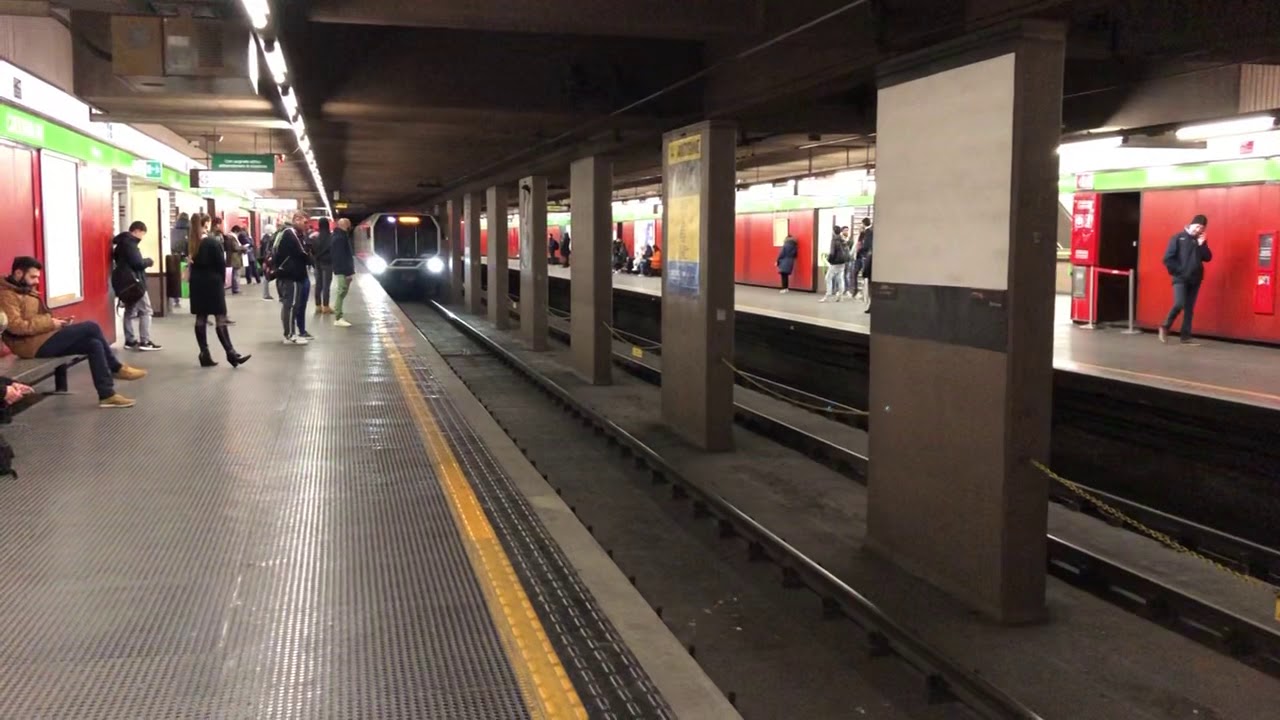 Leonardo linea M2 livrea verde e bianca in arrivo a Cadorna FN Triennale diretto a Centrale FS