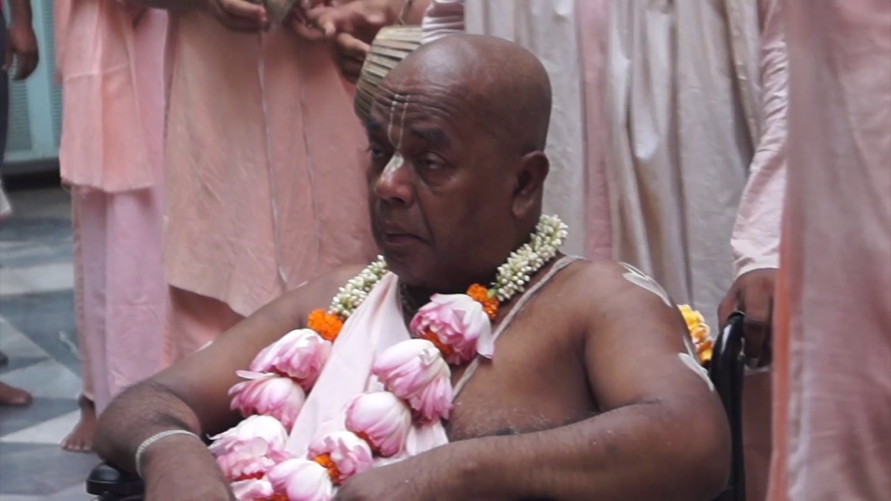Arati and Temple Parikrama by Sril Gurudeb Video2