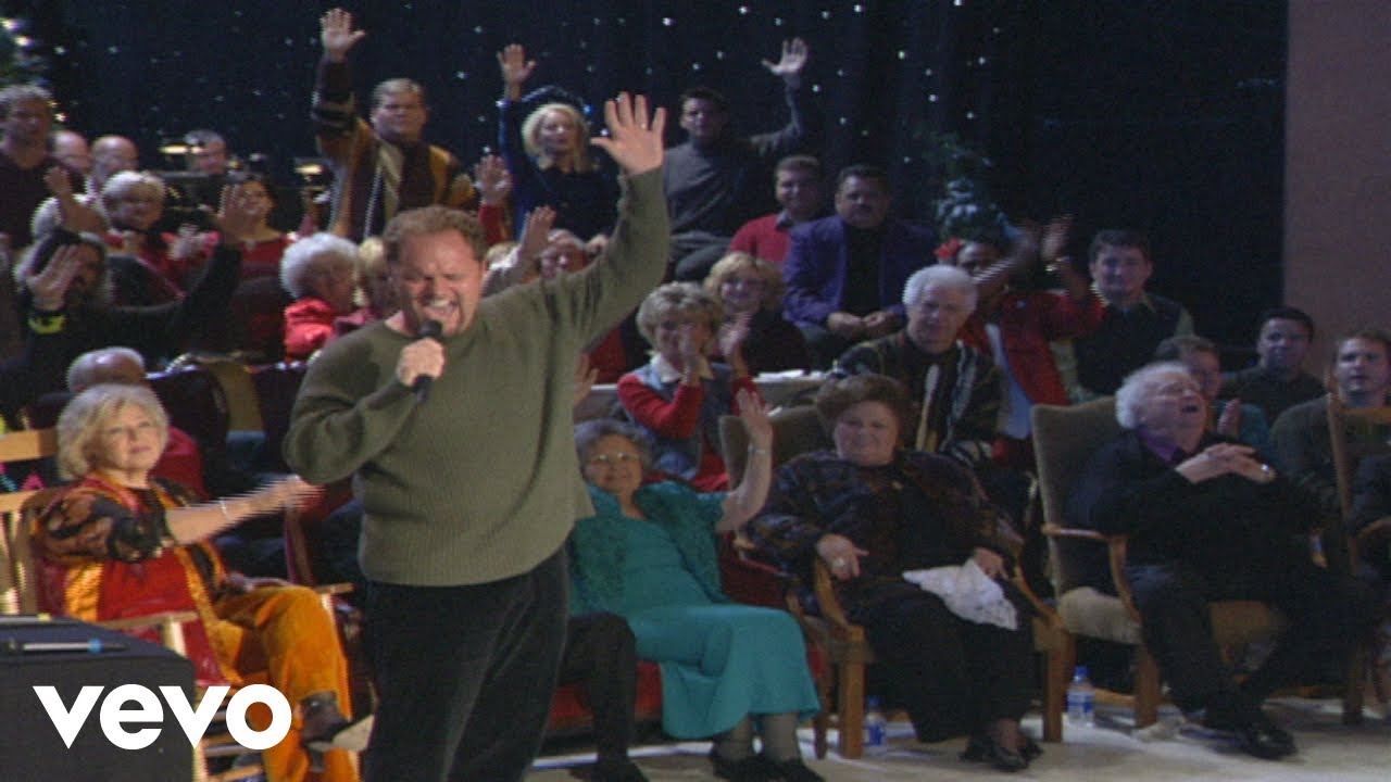Bill & Gloria Gaither - O Holy Night [Live] ft. David Phelps