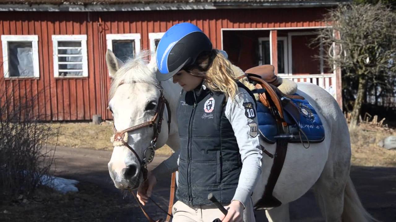 videopostaus ft. Henni