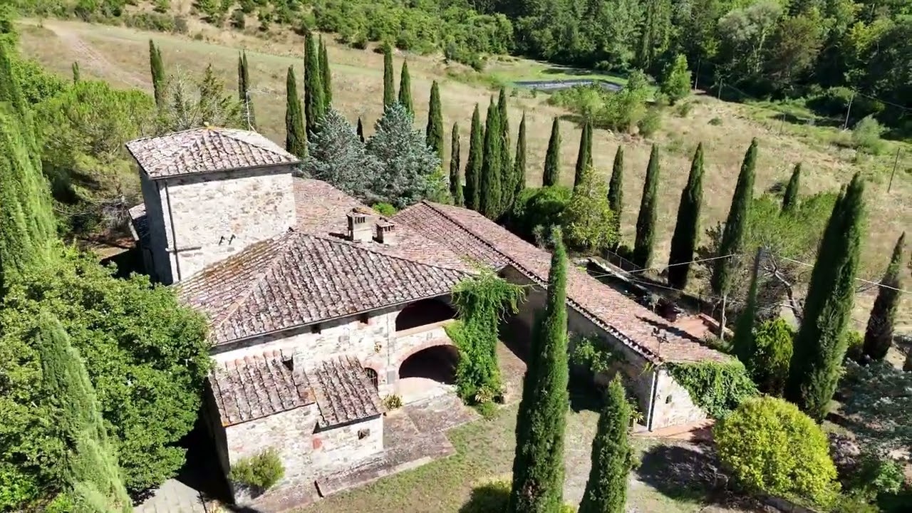 Affascinante Mulino del XVII Secolo in Vendita tra Gaiole in Chianti e Siena