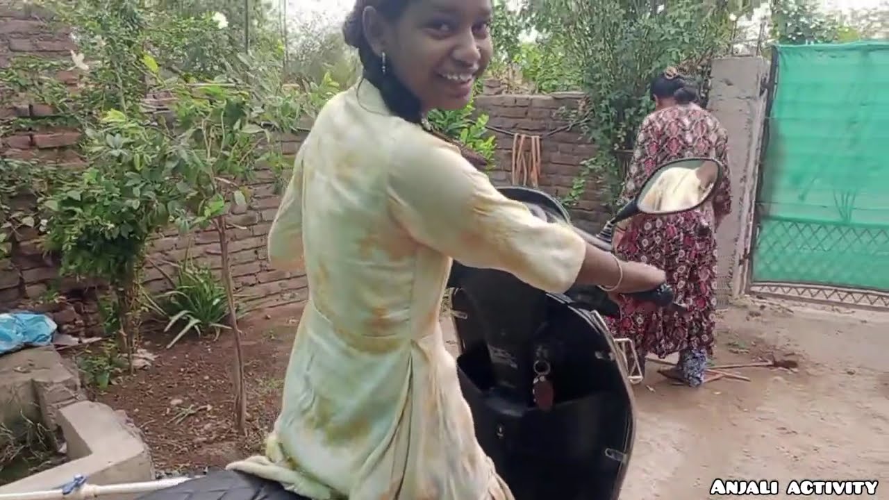 आज खुप दिवसानी चालवाली स्कूटर ।। संध्याकाळ चा सूर्यास्त #anjaliactivity #viral #youtubevlogger