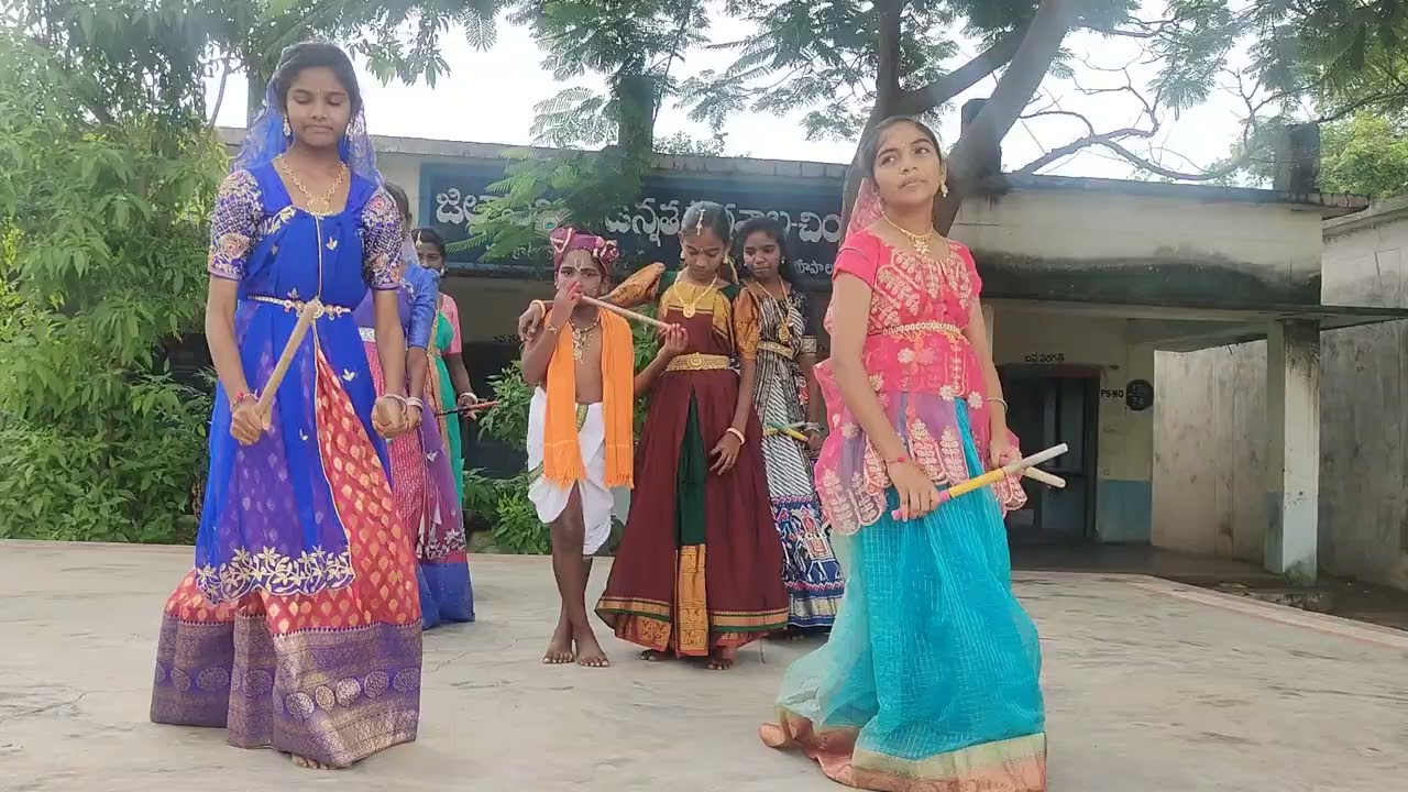 ముందస్తు కృష్ణాష్టమి వేడుకలు మా పాఠశాల ZPHS CHINTHAKANI లో