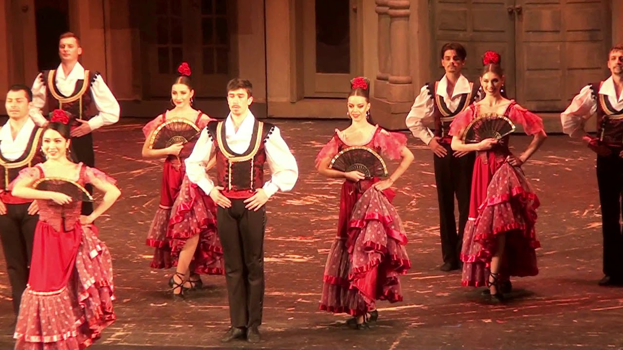 Aplauze pentru dansatorii din opera "Carmen", coregrafia: Carlos Vilán (Madrid)