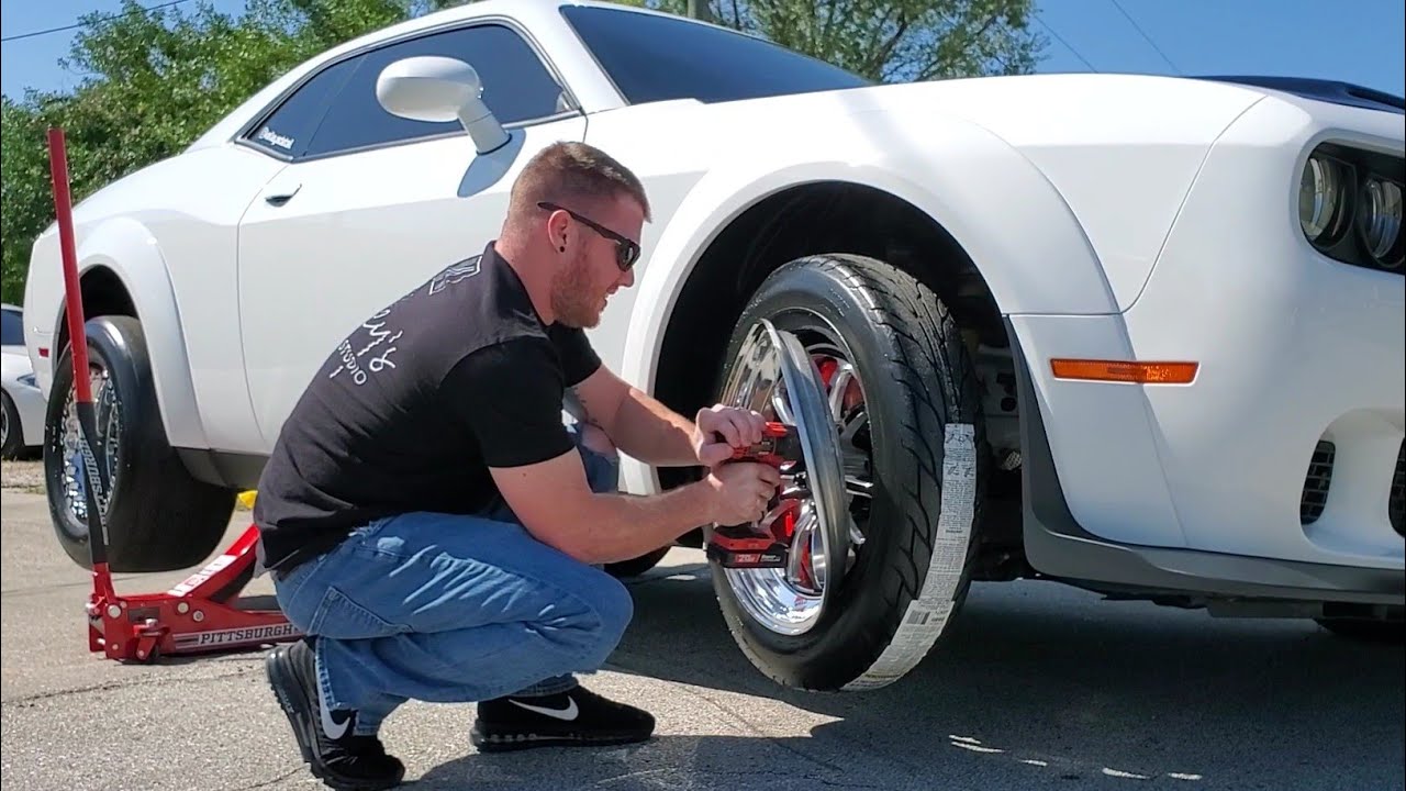 Installing Weld Racing front runners for my Hellcat part 2