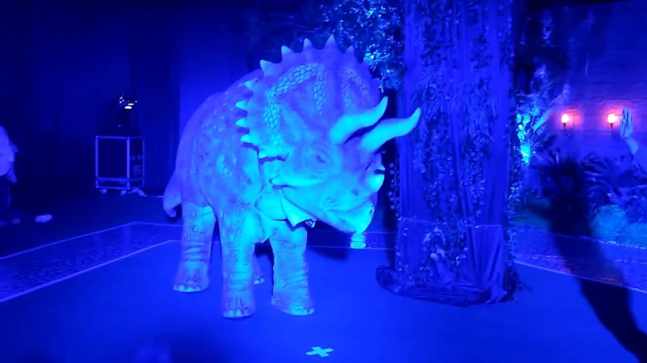Dino Vs Gorilla di Pondok Indah Mall 3 || PIM 3