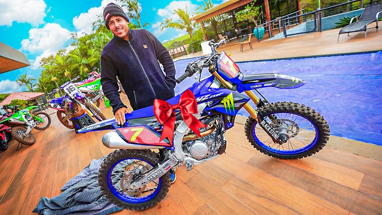 DEI O MELHOR PRESENTE PRA MOTO NOVA DO RENATO