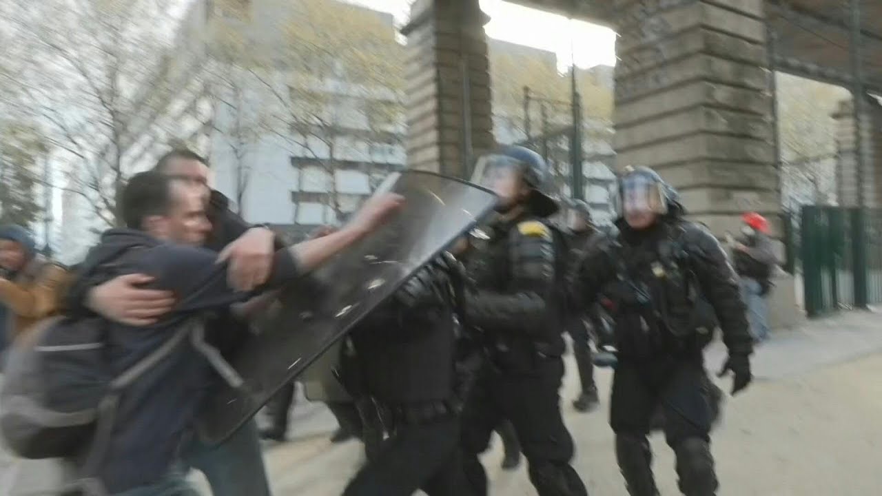 Retraites: tensions lors de la manifestation à Paris | AFP Images