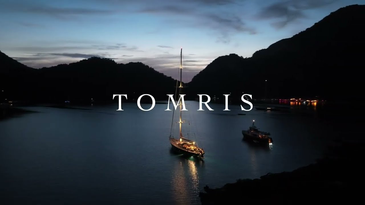 102’ Alloy Yachts “Tomris”