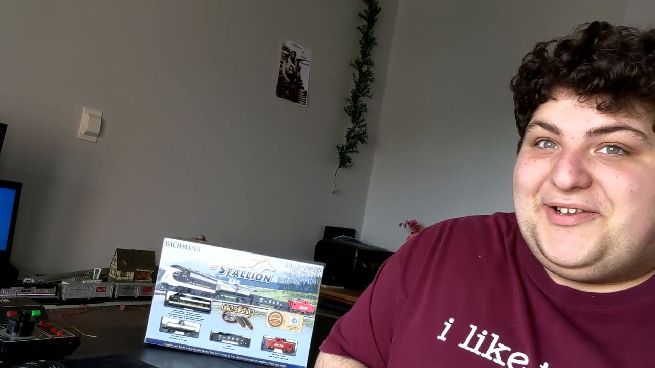 Bachmann Review, N scale set: The Stallion