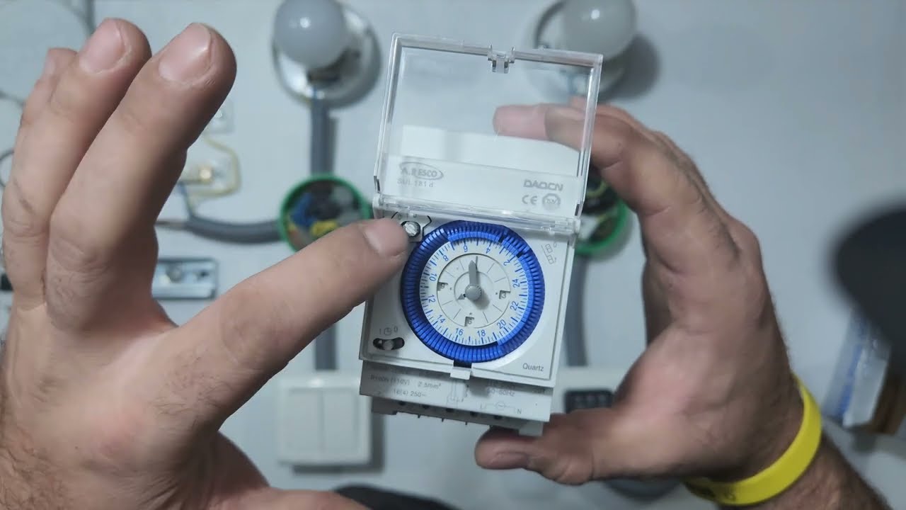 התקנת טיימר ללוח חשמל עם הסבר