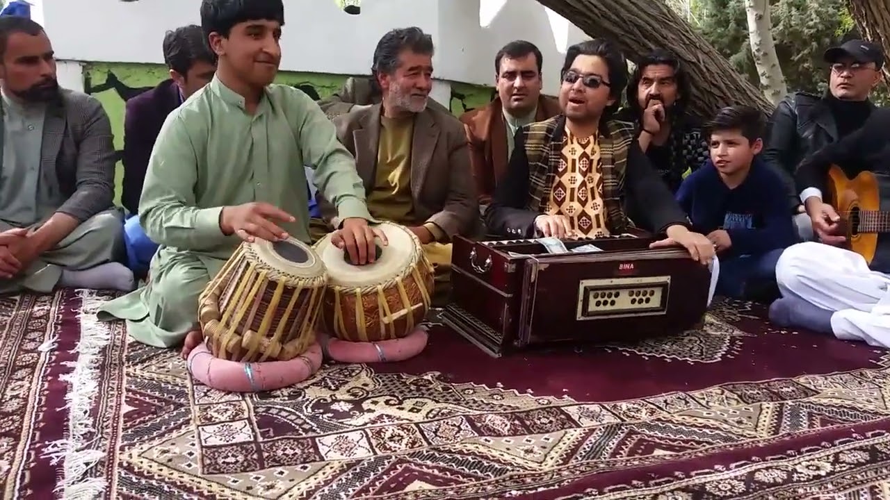 استاد حبیب ذاده آواز خوان طبله نواز عنایت الله شایان 