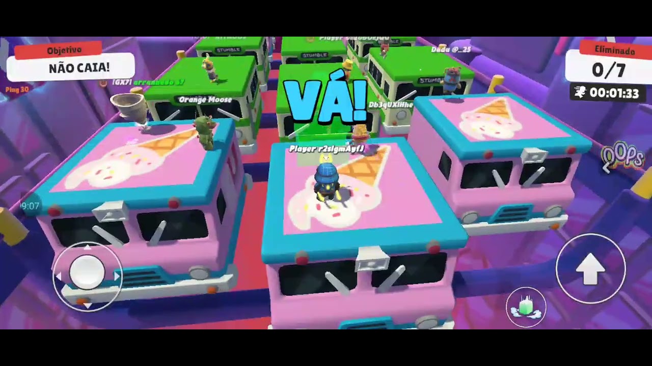 Jogando alguns mapas no stumble guys 