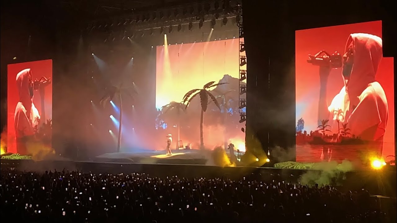 Intro + Moscow Mule - Bad Bunny en Chile 2022