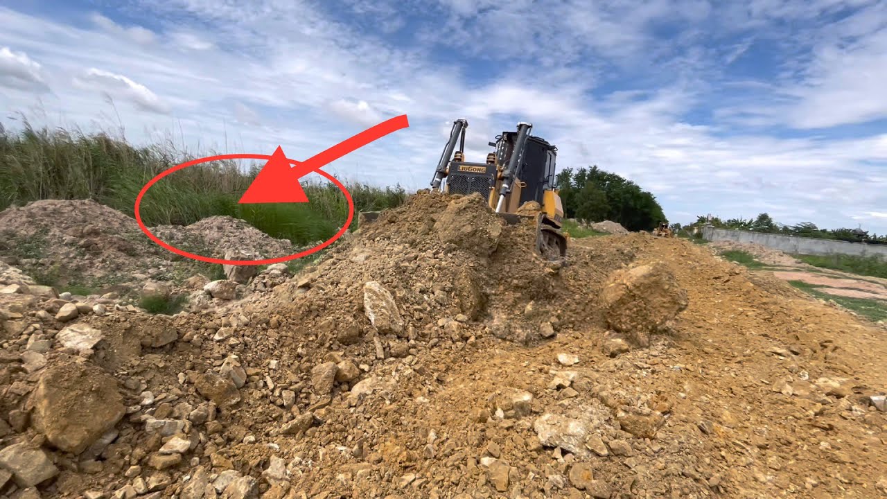 Full Completely The Project Video,Best Construction Machinery Filling OutSide the land BuildUp road.