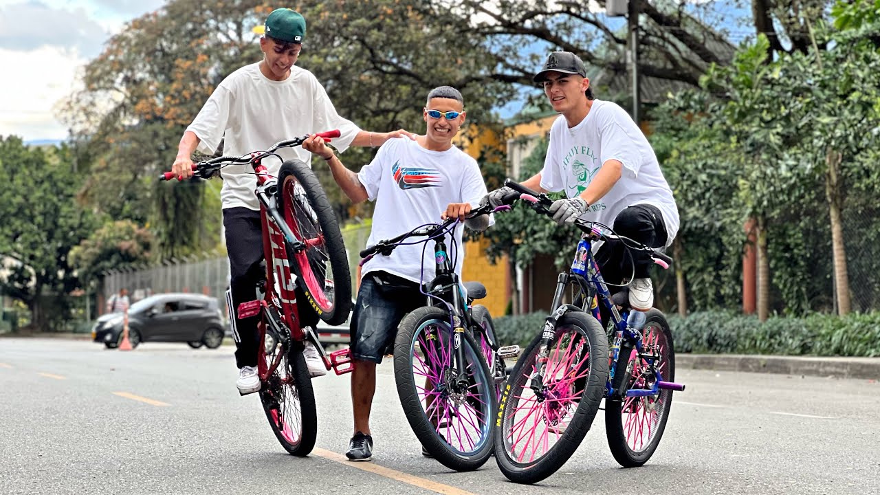 Poni&eacute;ndome trucos(DIF&Iacute;CILES)con mis amigos!🔥🤪🚲