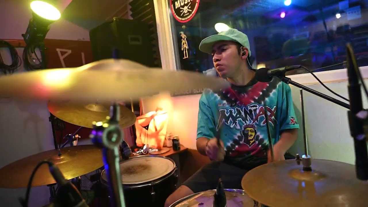 Le Cosmic Band- CONTRABANDO de música desde Pirata Music.