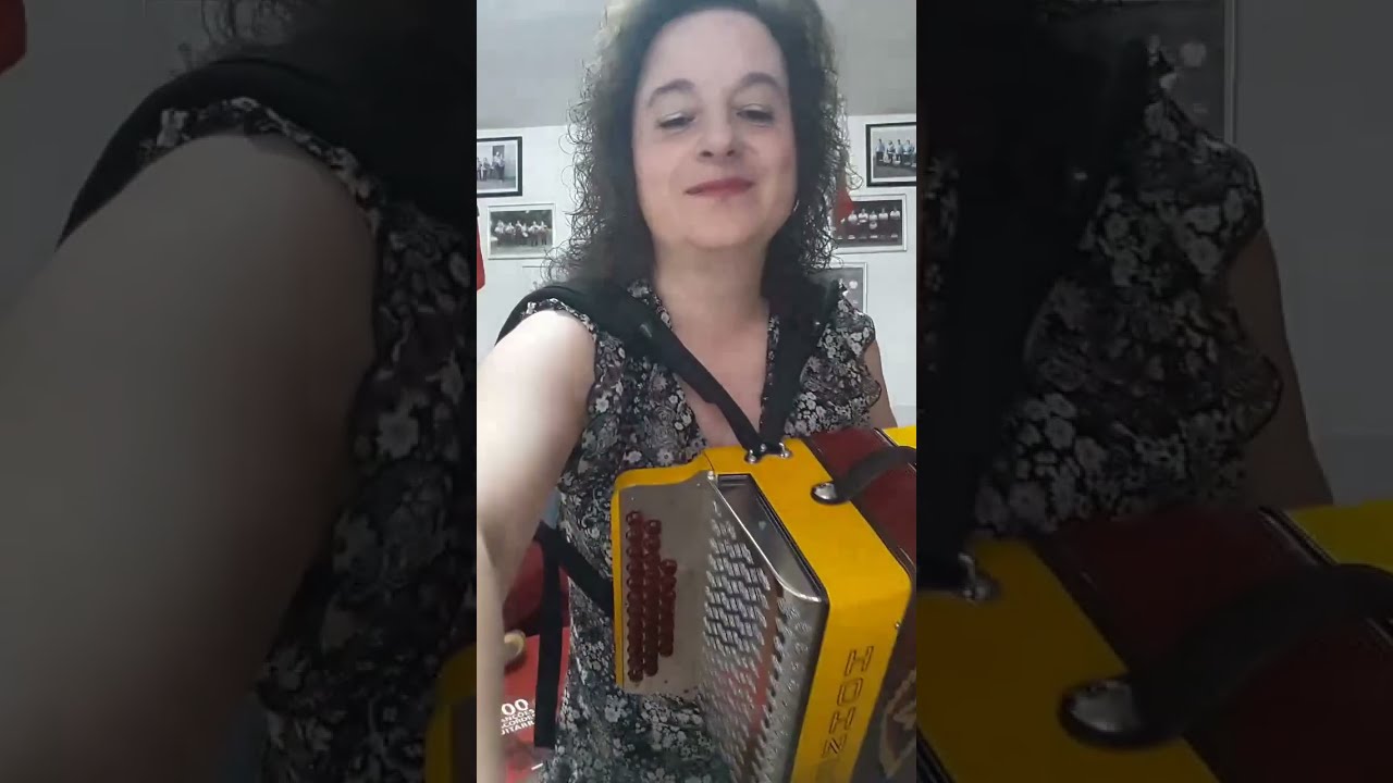 A estação da primavera muito bem cantada pela grande Canarinha.