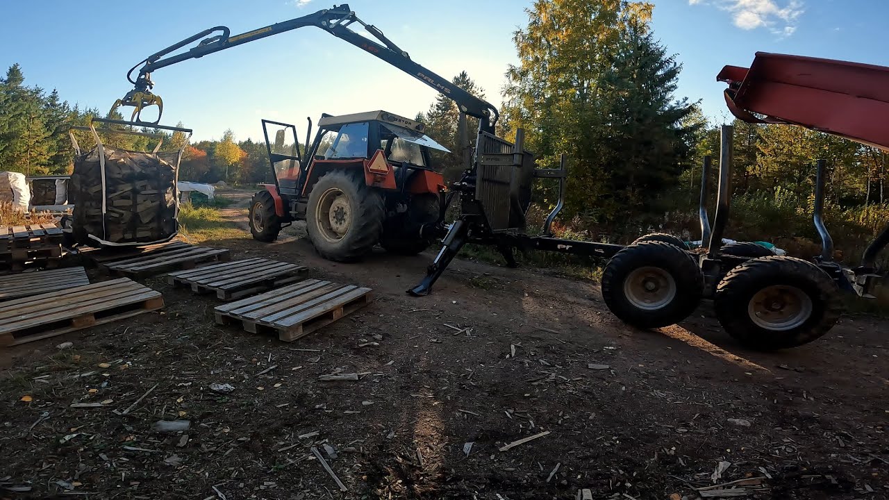 Polttopuut loppuu, tehdään lisää. Zetor 8145, Ford 5000, Hakkipilke 1x37, Palms 3.67