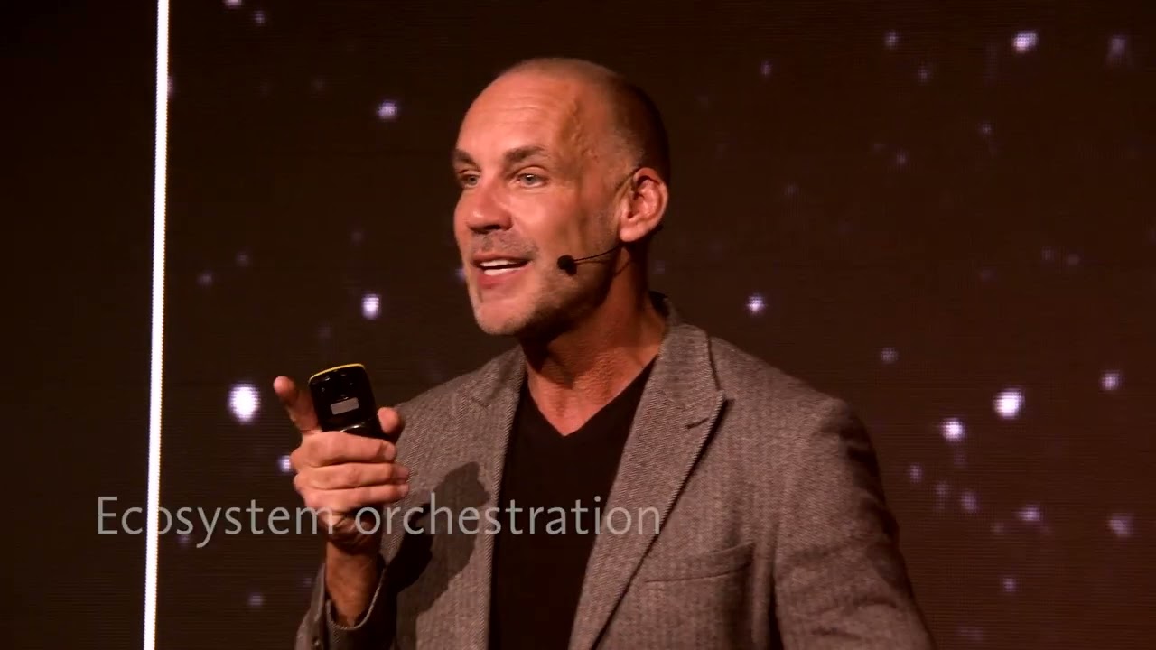 EcomTalk 2023 - Antwerp Expo - Keynote speaker Richard van Hooijdonk, trendwatcher en futurist