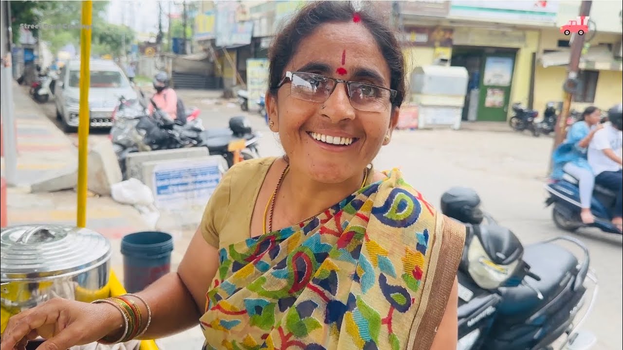 Best Tiffins in LB Nagar | Hyderabad | Hard Working Aunty 😍| Relaxing Street Food Vlog 📹