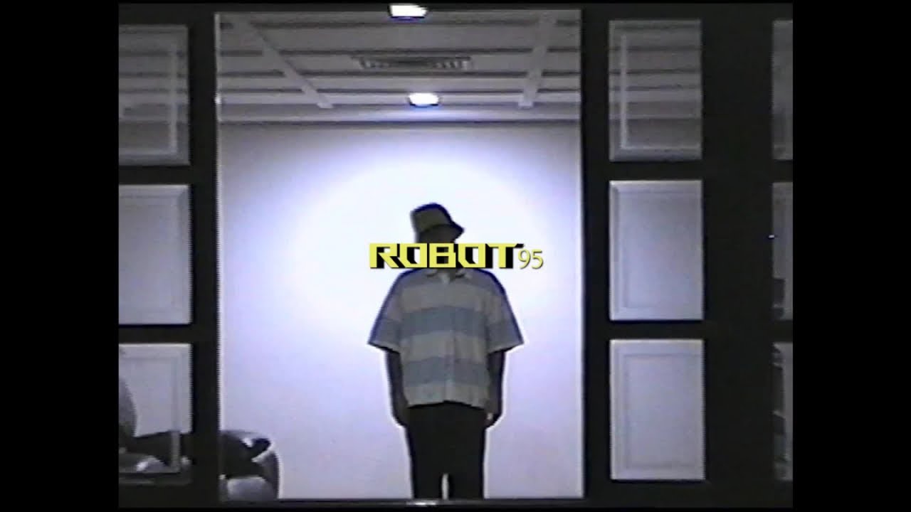 Robot95 - Robot 95 - Looking 4 Your Love (Video oficial)