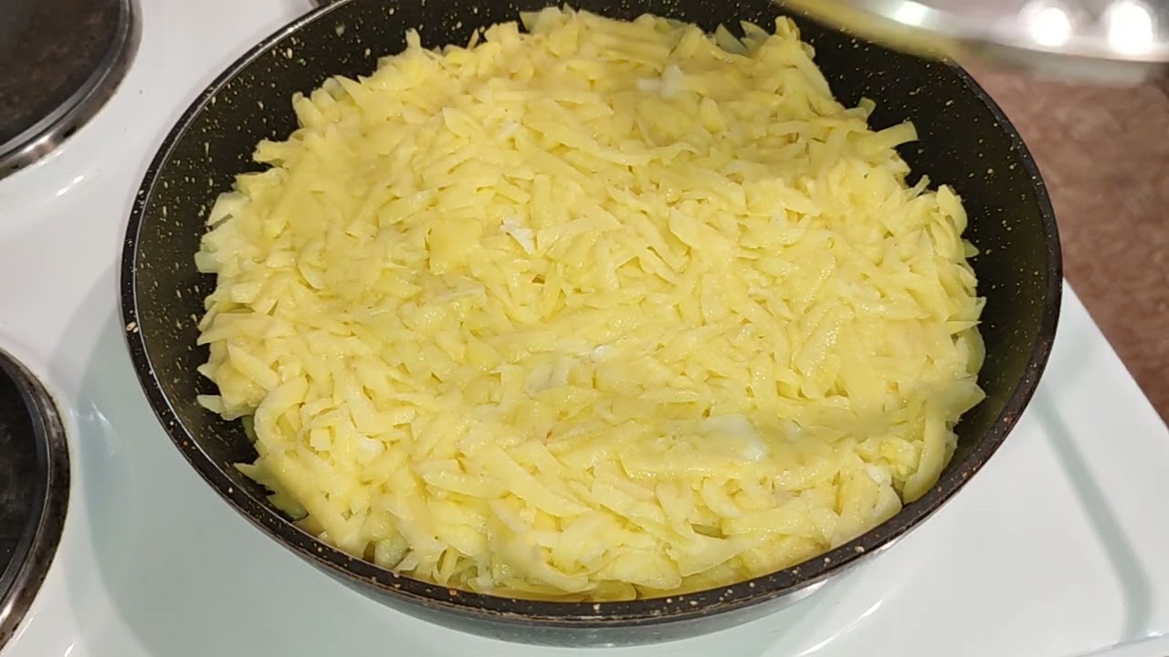 Большой драник с сыром/обед или ужин в одной сковороде/ просто, быстро и не дорого