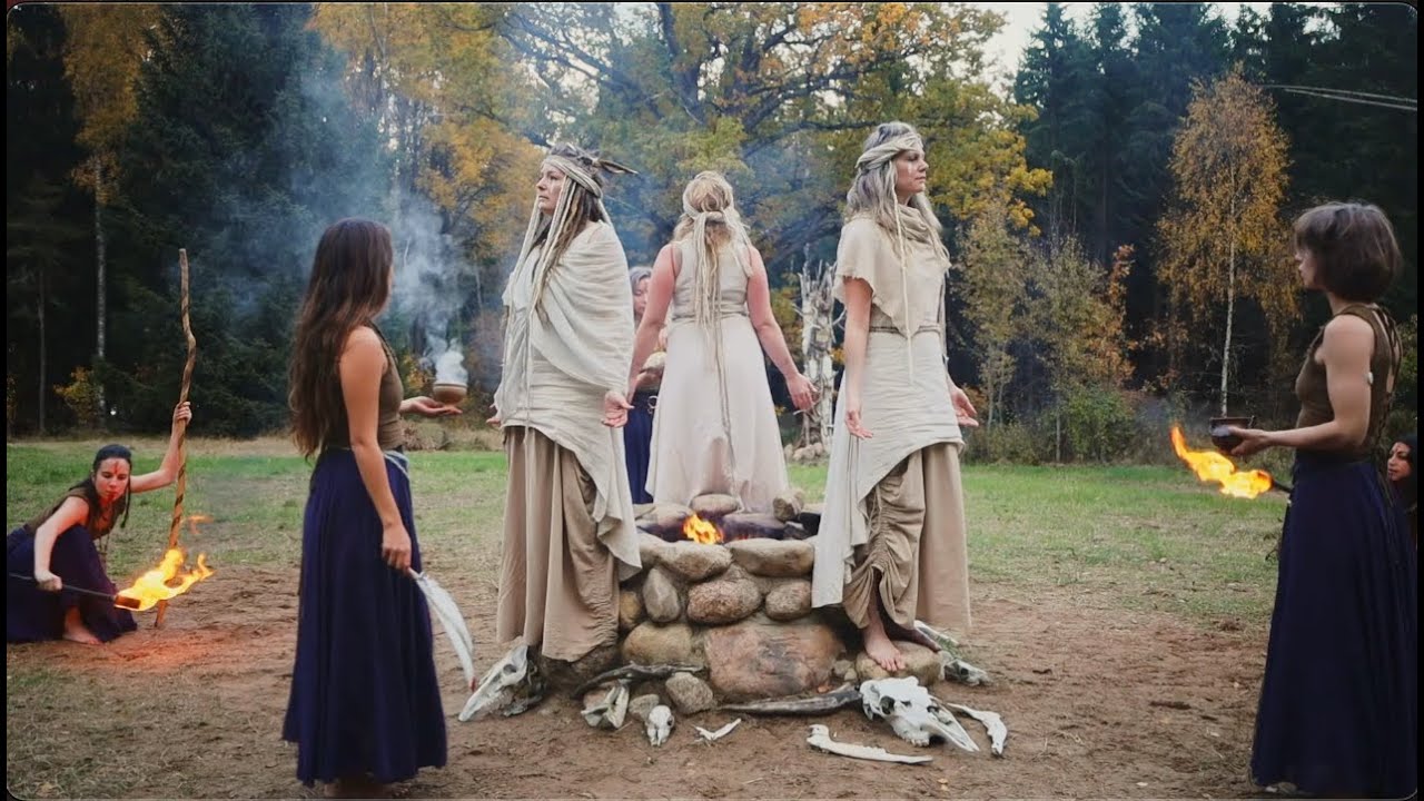 Rúnahild - Nornegaldr (Wyrd Sisters)