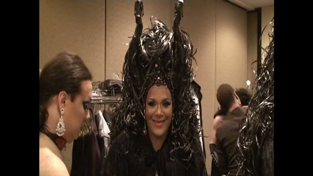KRISTINE W - THE GOWNS SHOW & FRIENDS BACKSTAGE