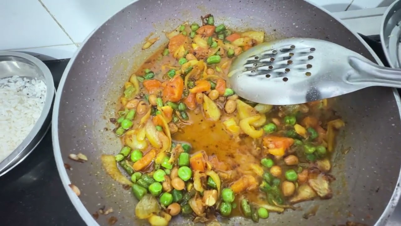 What i eat when not feeling good #viral#trending #vegetables #poha #explore #fypシ゚viral 