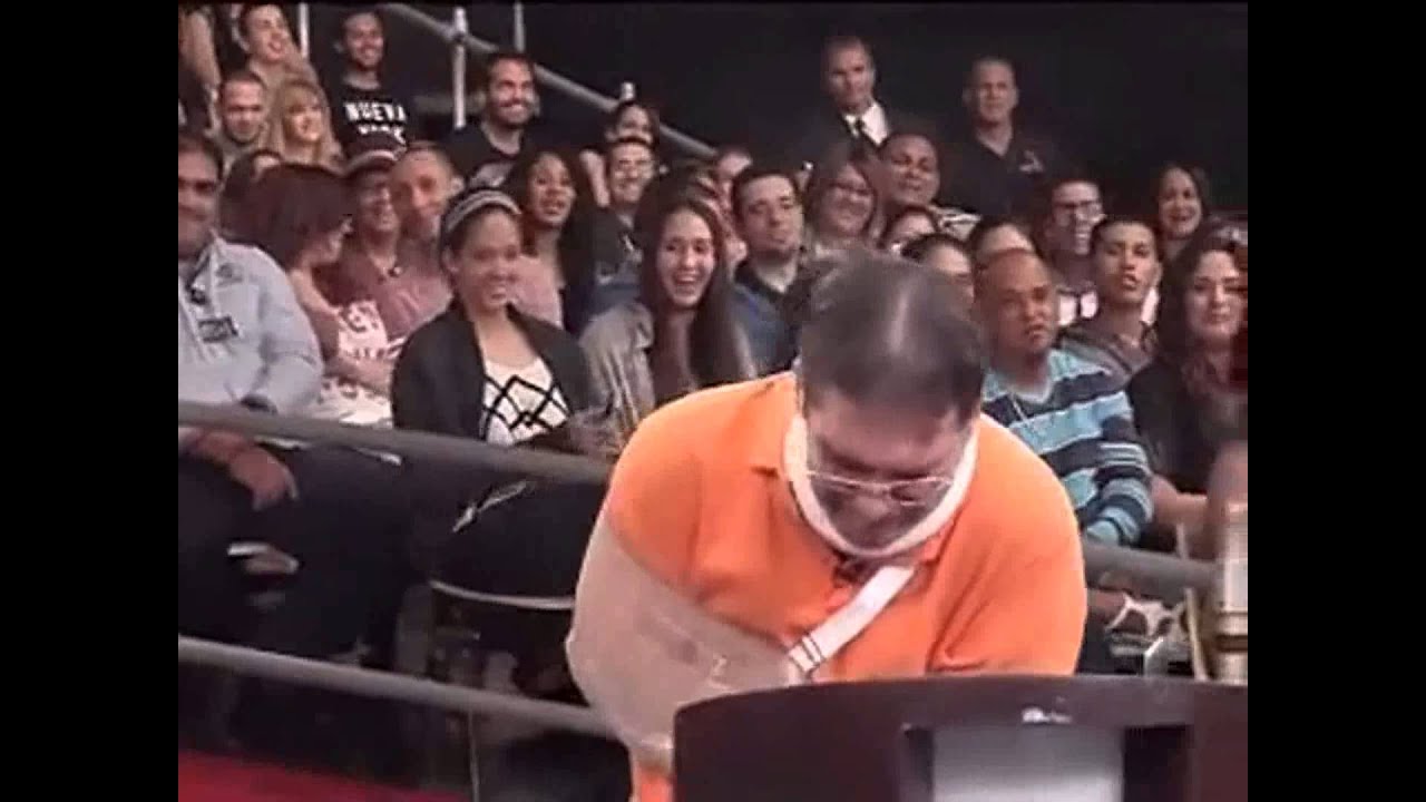 Gato Encerrado - 12/16/2014 - Yeye Demanda y Segundo Caso demanda por golpiza - Comedia Boricua