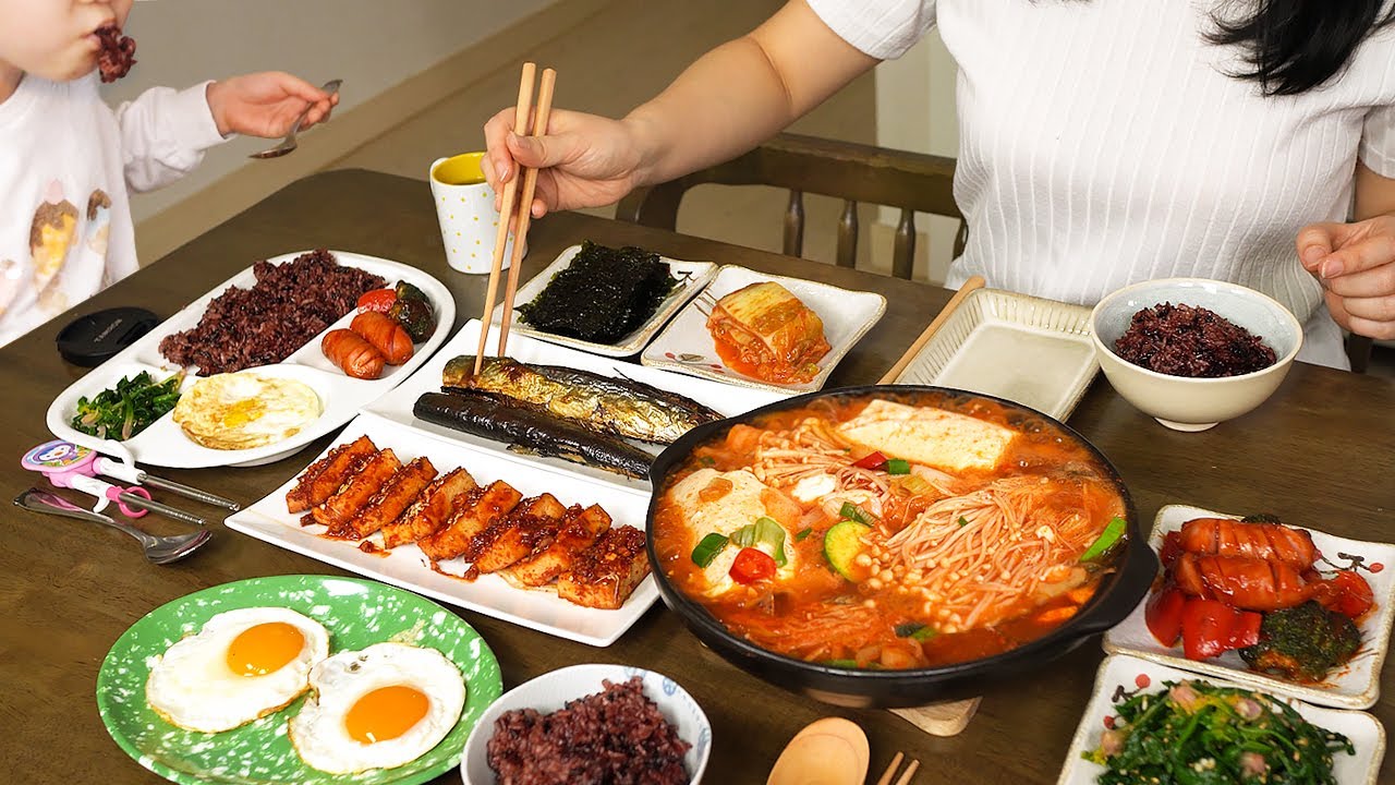 MUKBANG :) домашние блюда (колбаса, острый тофу, сайра на гриле, мягкое рагу из тофу, шпинат).