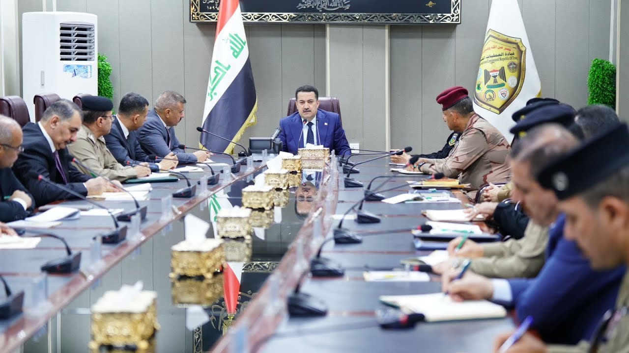 القائد العام للقوات المسلحة يترأس اجتماعاً أمنياً في مقرّ قيادة العمليات المشتركة