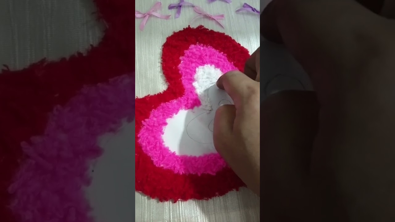 Heart shaped wall decor making🩷#diy #craft #woolencraft 
