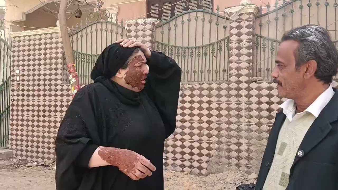 قابلو امهم بعد غياب 17 سنه مرميه في الشارع في الحالة دى 