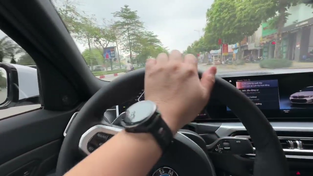 Cảnh b&aacute;o điểm m&ugrave; tr&ecirc;n gương bmw 320 2024 #bmwshop