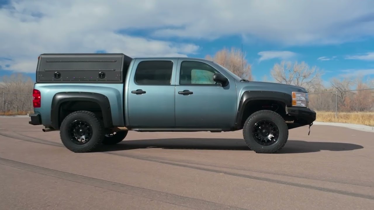 Chevrolet Silverado 2011 года, доработанный компанией SoCo Customs | Лифт подвески, бамперы, диск...