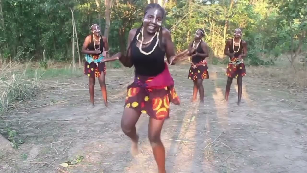 HK-ONE Zambia ft CHACHA My72 & MUBITA-P...Mwambo Na Fashion ( @HK-ONE Zambia )