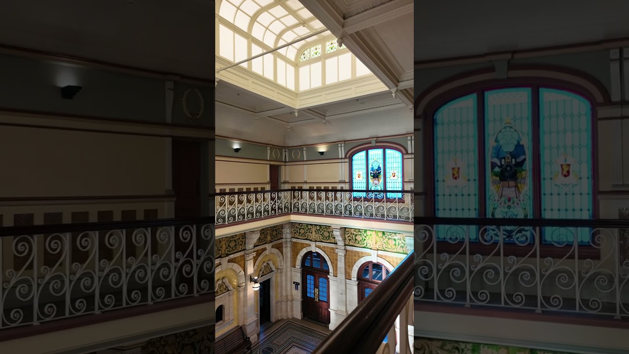 Must Visit In Dunedin ~ Dunedin Railway Station and Toitu Otago Settlers Museum.