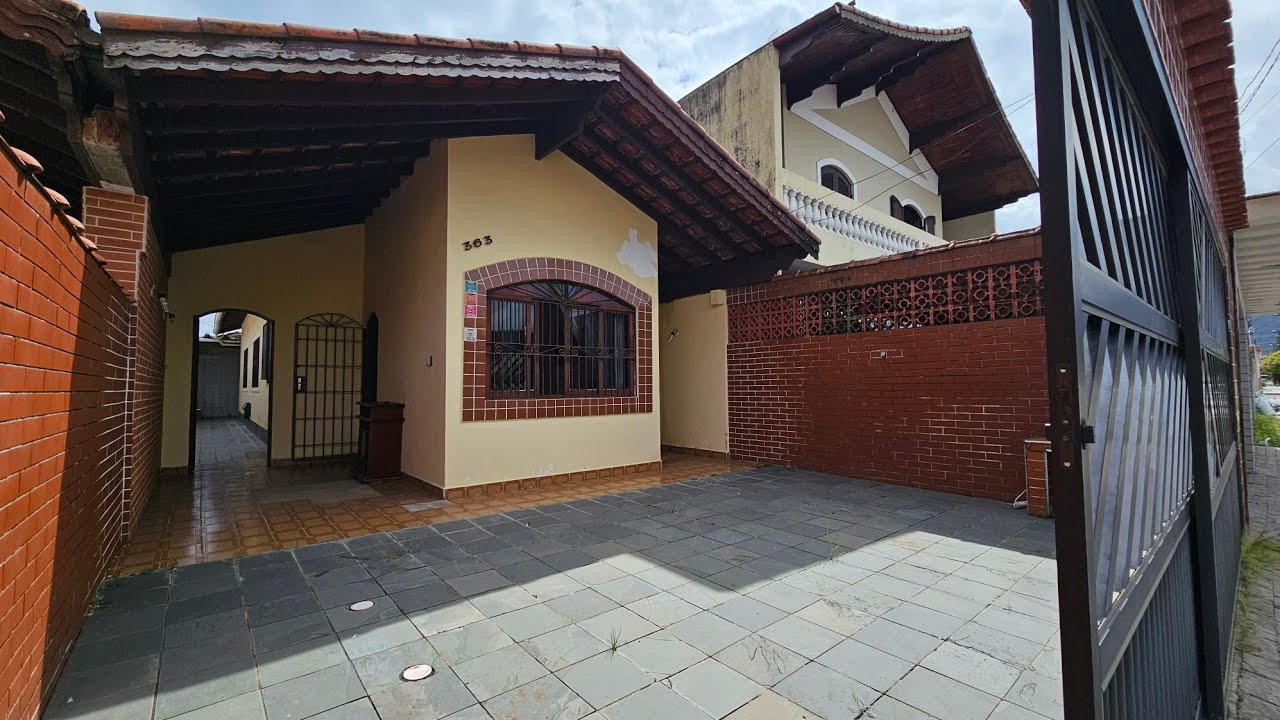 Oportunidade em Praia Grande: Casa Isolada a 300m do Mar - A VENDA